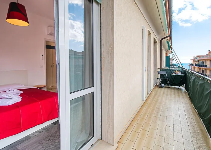 200 Mt Dal Mare - Relax Con Terrazzo E Vista Appartement Borgio Verezzi